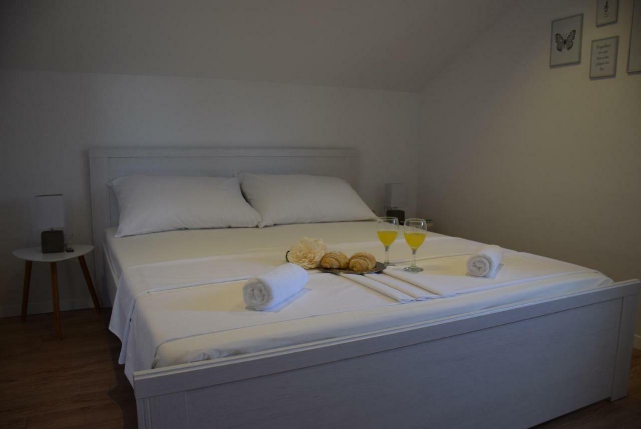Apartments Zelic Vodice Ngoại thất bức ảnh