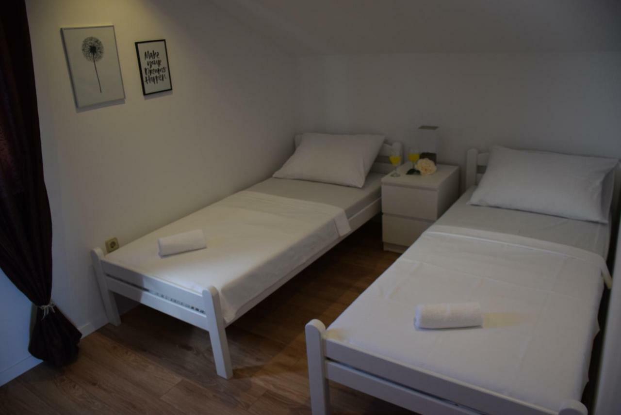 Apartments Zelic Vodice Ngoại thất bức ảnh